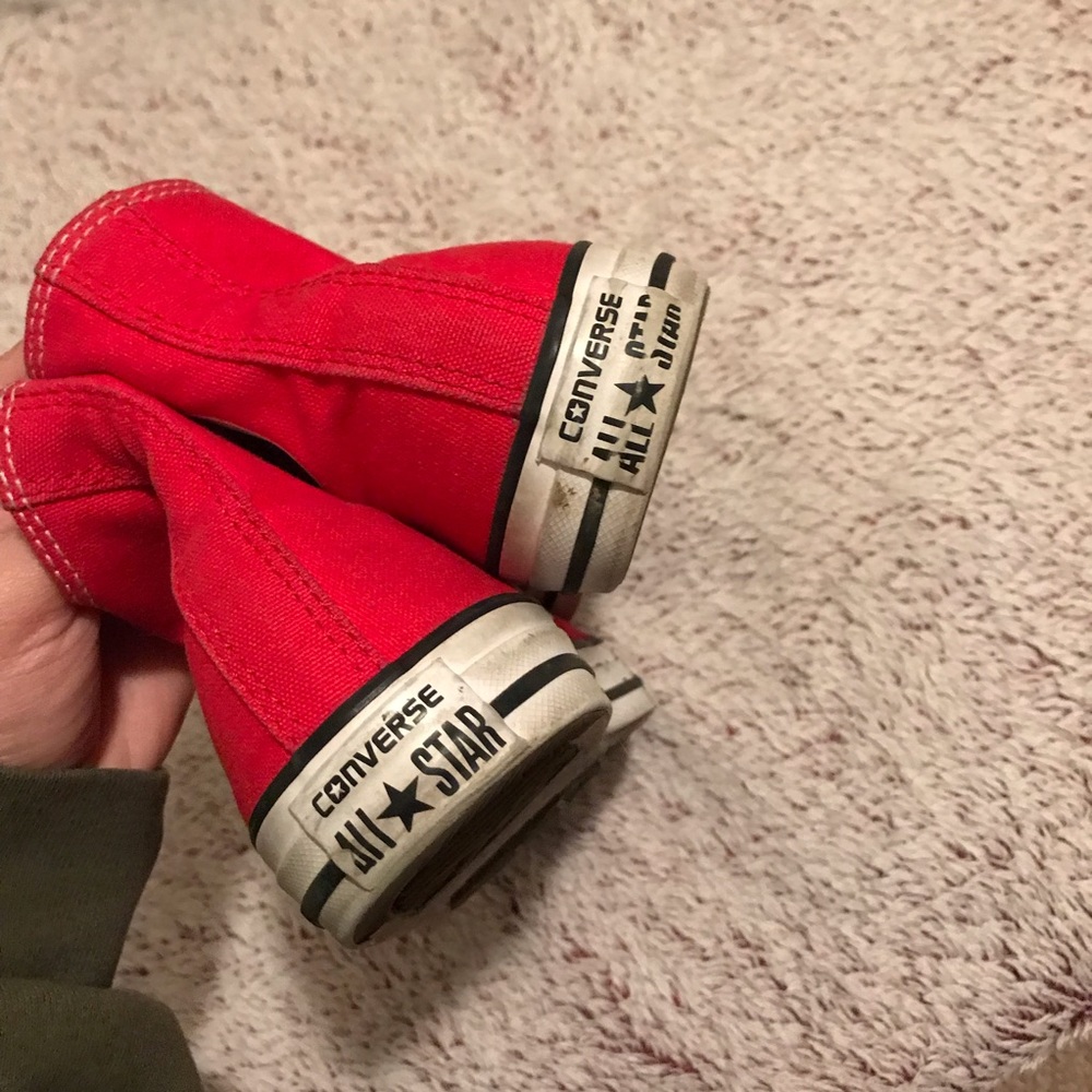 Red converse :) - Picture 3 of 3